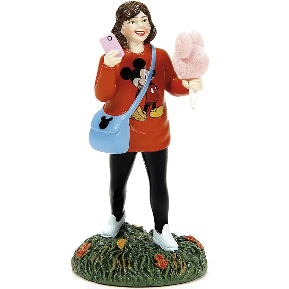 Disney Guests ''Visiting the Park'' Figurine Set by Department 56