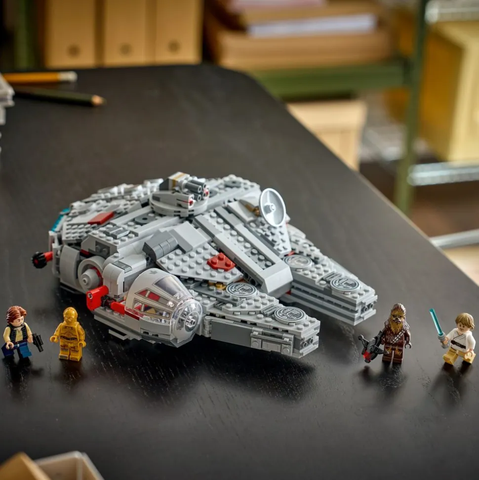 LEGO® Millennium Falcon 75426 – Star Wars SMART Play™
