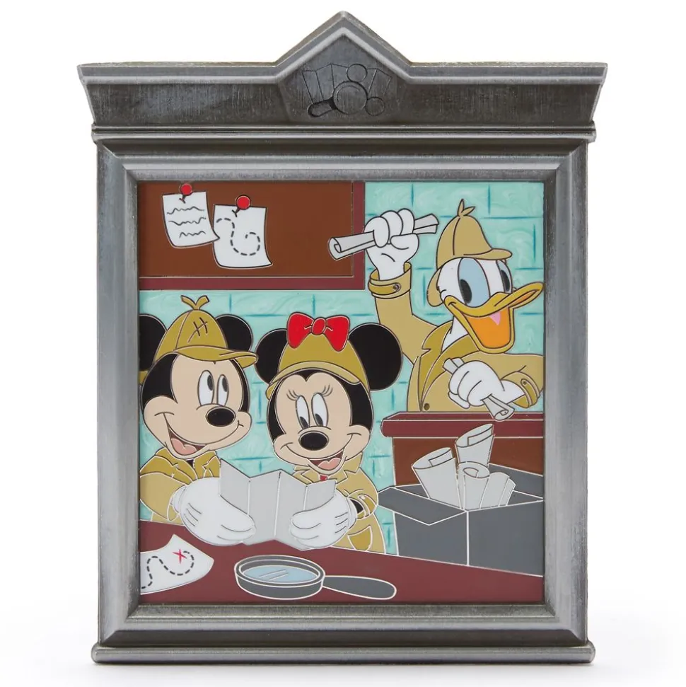Mickey Mouse and Friends – Disney Daring Detectives Jumbo Pin – Limited Edition