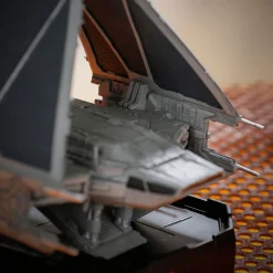 TIE Echelon Vehicle Figure with Light Effect – Star Wars: Galaxy's Edge